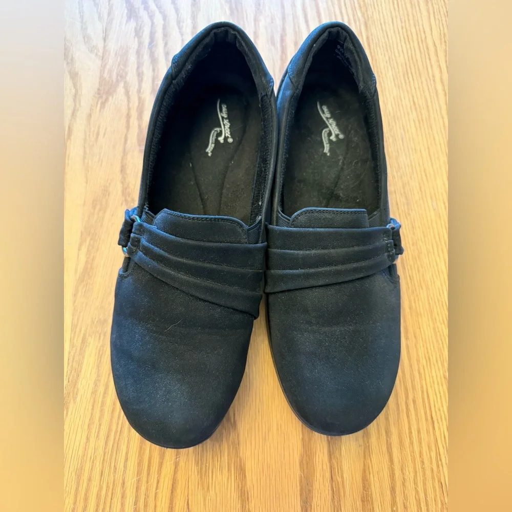 Easy Street Women's Black Slip-On Loafers